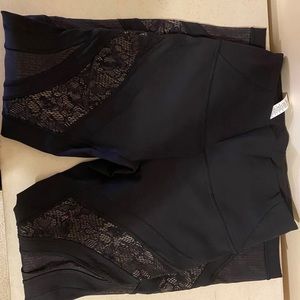 EUC Wunder under lace leggings